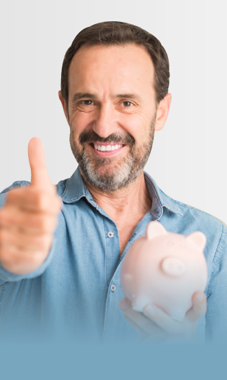 grupo de personas con traje formal en oficina cerrando negocio