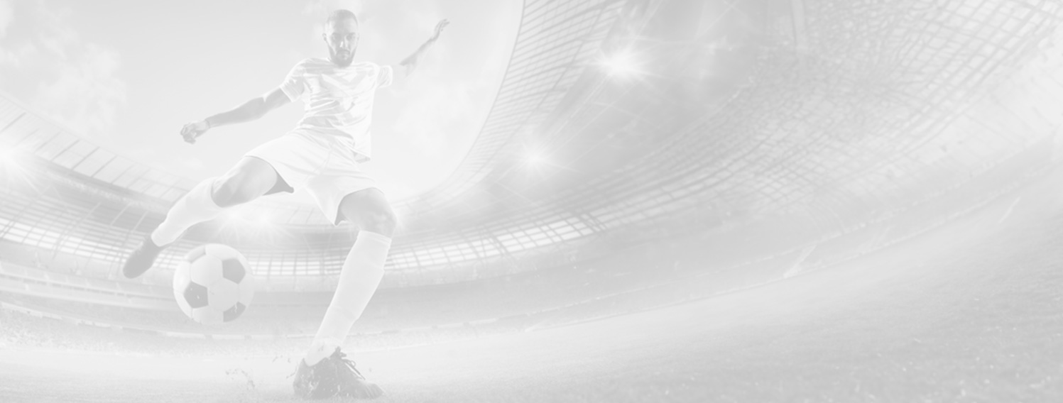 futbolista ejecutando media bolea