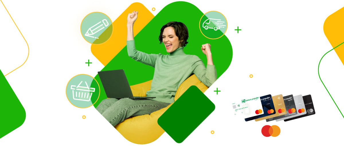 Mujer feliz y emocionada viendo su laptop