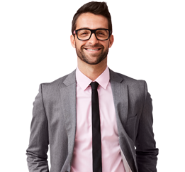 un joven ejecutivo de traje gris, corbata y lentes sonriendo