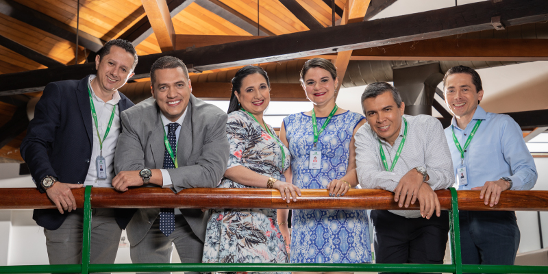 Un grupo de ejecutivos en una reunión