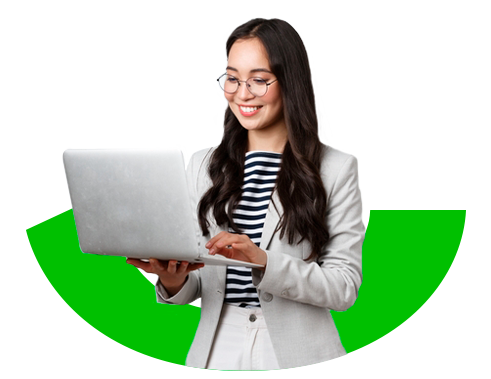 pareja de adultos felices abrazados