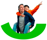 Dos manos sosteniendo una planta