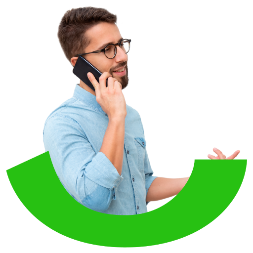 imagen de un hombre hablando por telefono