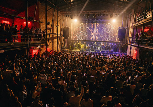 Imagen de familia sonriente