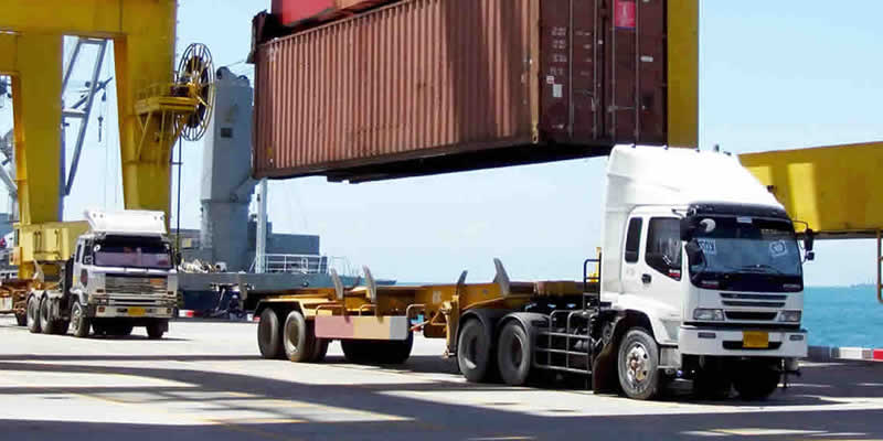Carga de mercancia en camión