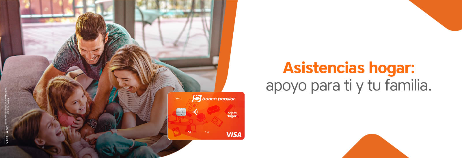 Familia felices disfrutando de los beneficios de la tarjeta de credito visa hogar