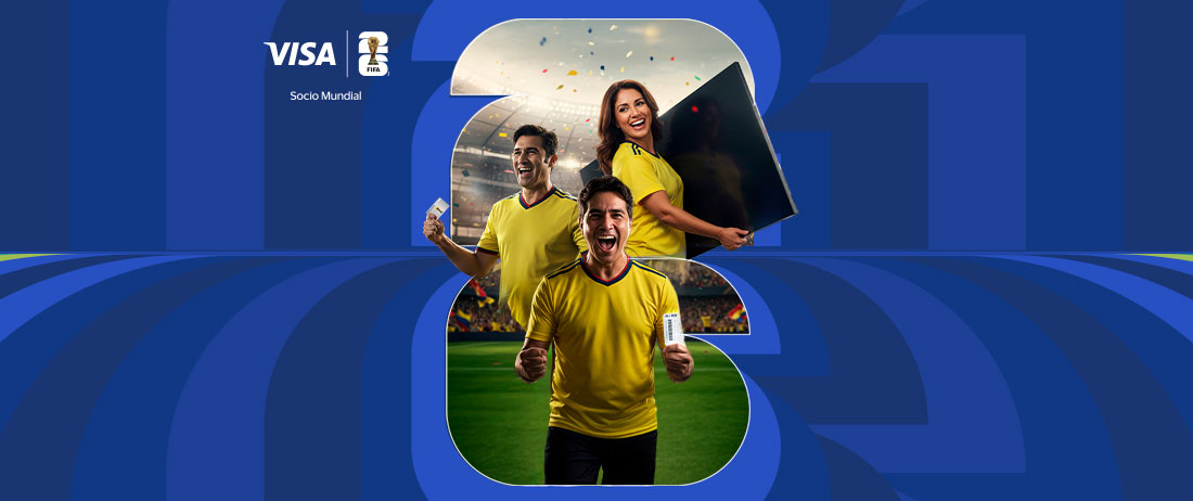 Dos hombres y una mujer con los premios, televisor y bonos