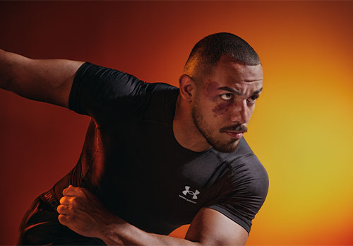 imagen de hombre atelta con ropa de under armour