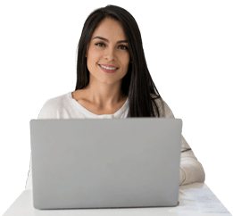 Mujer joven con portatil en sus manos