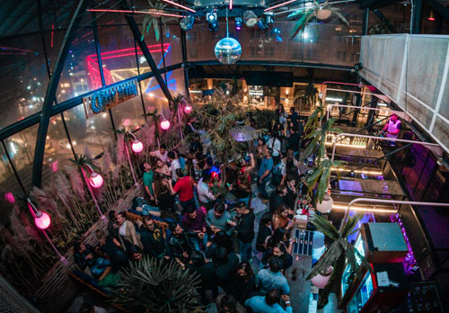 Imagen de familia sonriente