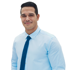 Un ejecutivo sonriendo